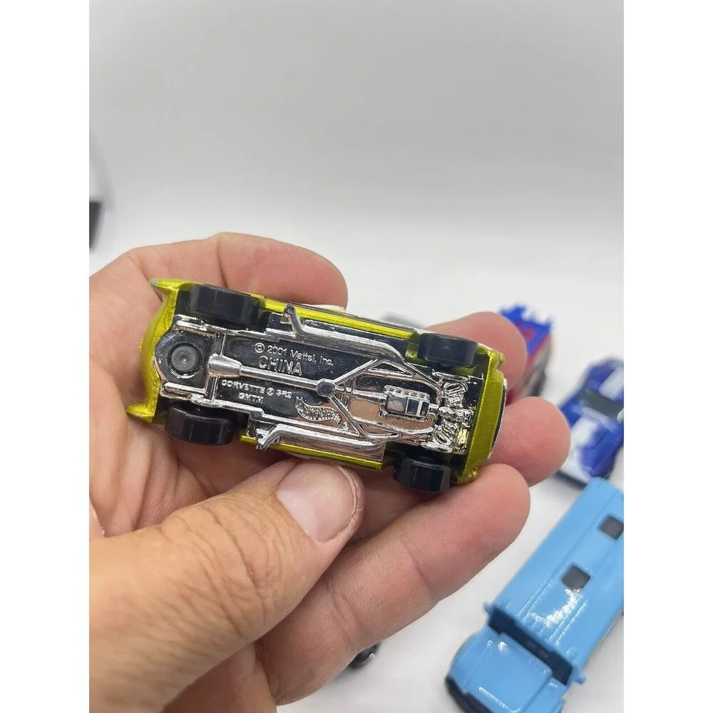 Lot of 10 Die Cast Cars